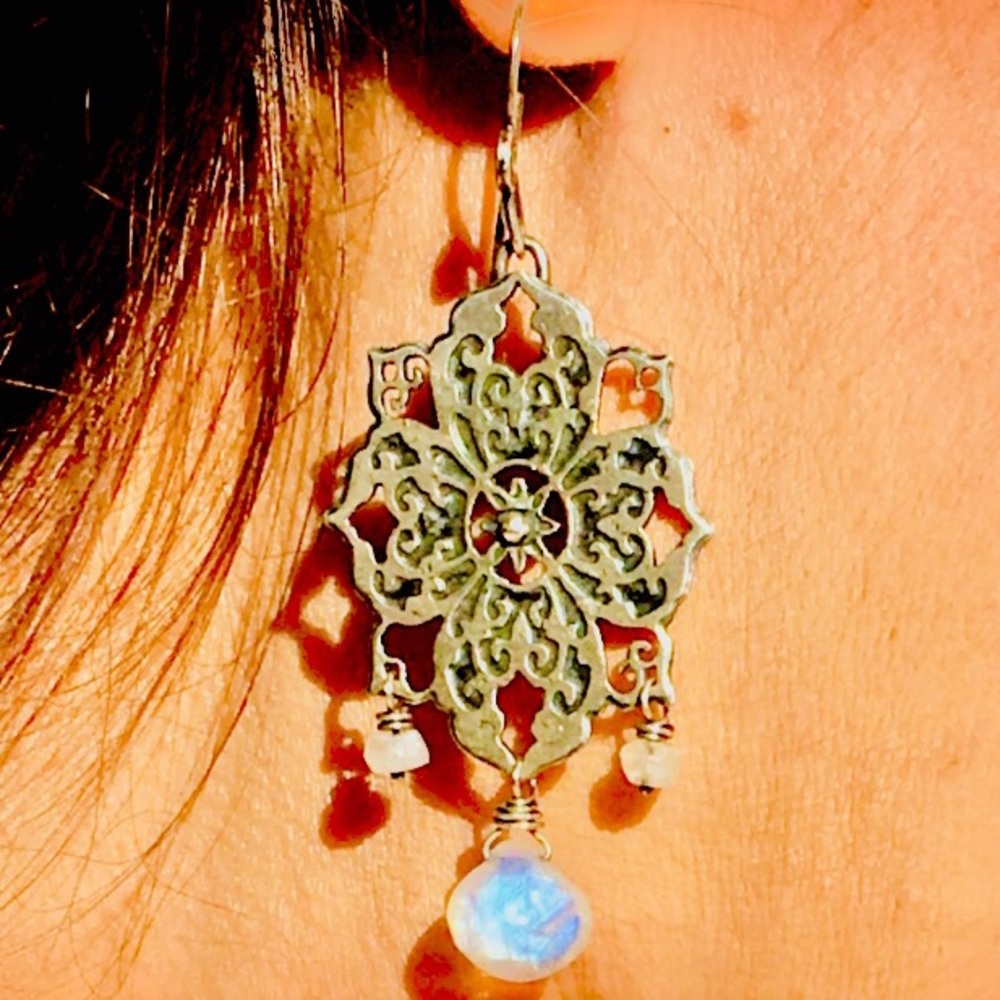 💙HOST PICK💙 Sterling Rainbow Moonstone Earrings! - Picture 6 of 8